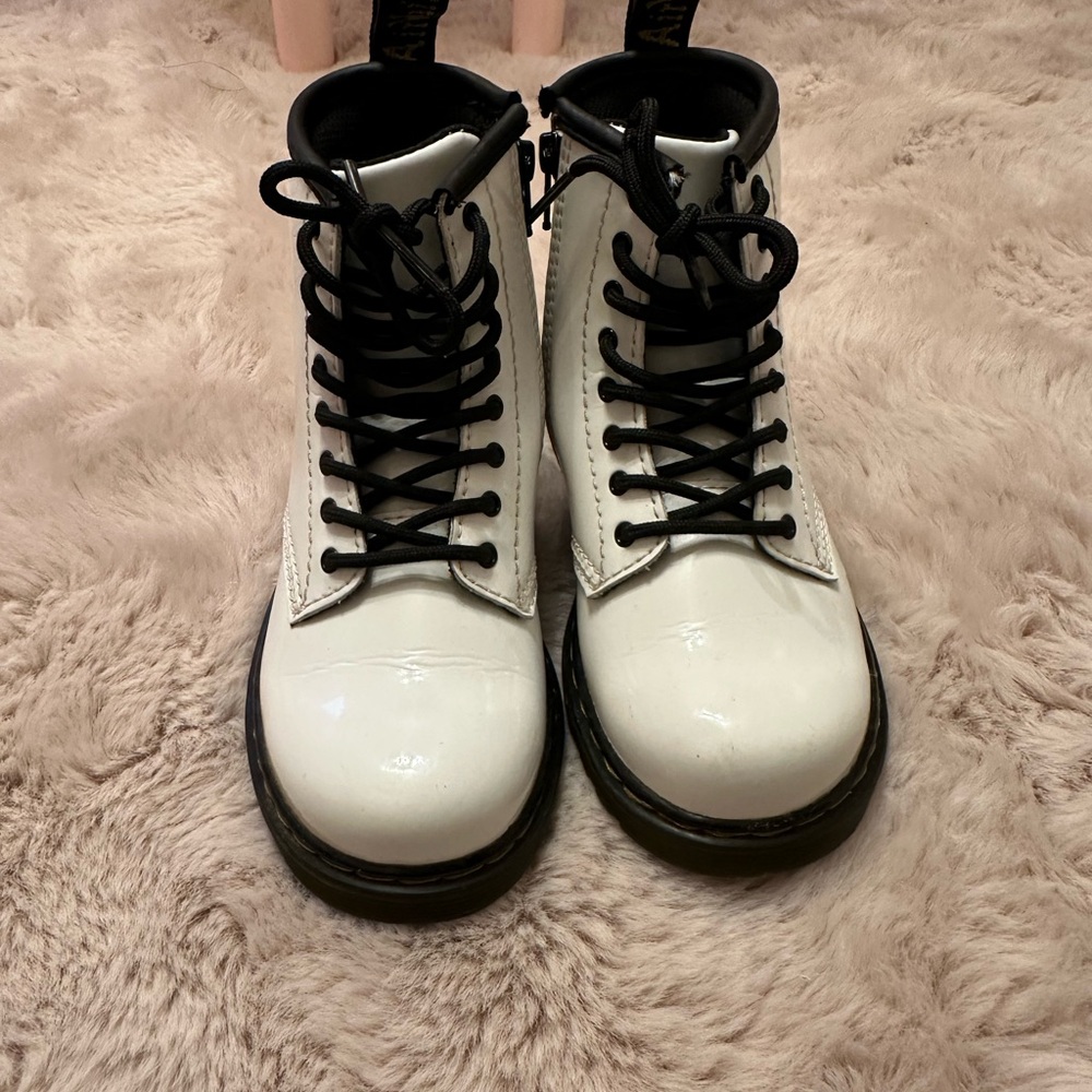 Size 10 toddler doc marten’s